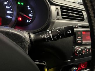 Kia Rio Rio III (UB) Hatchback 1.2 CVVT 16V (G4LA5) [63kW]  (09-2011/12-2017) picture 16