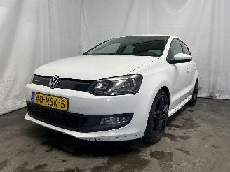 Coche accidentado Volkswagen Polo Polo V (6R) Hatchback 1.2 TDI 12V BlueMotion (CFWA(Euro 5)) [55kW]  (1=
0-2009/05-2014) 2011/8
