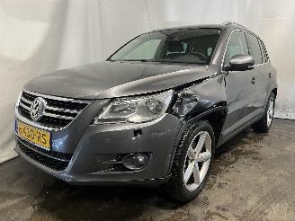 krockskadad bil auto Volkswagen Tiguan Tiguan (5N1/2) SUV 1.4 TSI 16V (CAVA(Euro 5)) [110kW]  (05-2008/07-201=
8) 2011/6