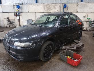 Coche siniestrado Seat Leon Leon (1M1) Hatchback 5-drs 1.8 20V Turbo (AUQ) [132kW]  (09-2000/09-20=
05) 2004