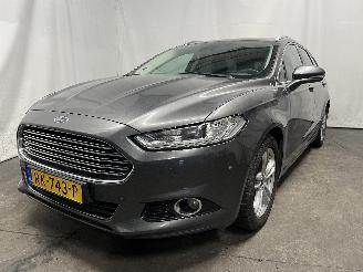 krockskadad bil auto Ford Mondeo Mondeo V Wagon Combi 2.0 TDCi 150 16V (T7CE) [110kW]  (09-2014/03-2022=
) 2016/1