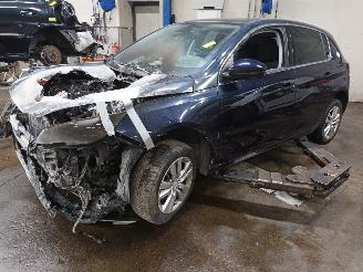 Uttjänta bilar auto Peugeot 308 308 (L3/L8/LB/LH/LP) Hatchback 5-drs 1.2 12V e-THP PureTech 110 (EB2DT=
(HNZ)) [81kW]  (11-2013/06-2021) 2015/9