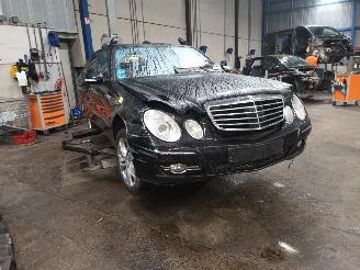 Mercedes E-klasse E (W211) Sedan 2.5 E-230 V6 24V (M272.922) [150kW]  (09-2007/12-2008) picture 2