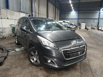 Peugeot 5008 5008 I (0A/0E) MPV 1.2 12V e-THP PureTech 130 (EB2DTS(HNY)) [96kW]  (0=
1-2015/03-2017) picture 2