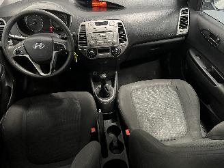 Hyundai I-20 i20 Hatchback 1.2i 16V (G4LA) [57kW]  (09-2008/12-2012) picture 15