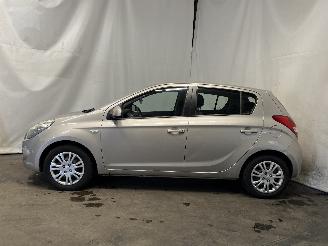 Hyundai I-20 i20 Hatchback 1.2i 16V (G4LA) [57kW]  (09-2008/12-2012) picture 4