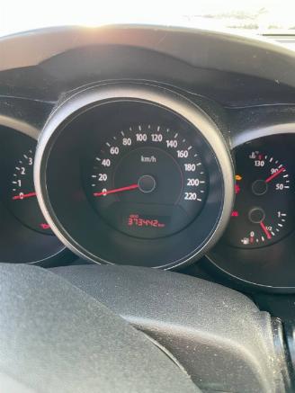 Kia Soul Soul I (AM) MPV 1.6 CRDi 16V (D4FB) [94kW]  (02-2009/03-2014) picture 2