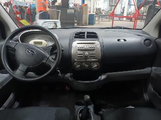 Subaru Justy Justy (M3) Hatchback 5-drs 1.0 12V DVVT (1KR-FE) [51kW]  (01-2007/03-2=
011) picture 5