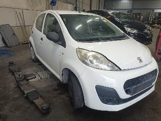 Peugeot 107 107 Hatchback 1.0 12V (384F(1KR)) [50kW]  (06-2005/05-2014) picture 2
