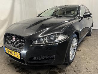 Schadeauto Jaguar XF XF Sportbrake Combi 2.2 D 16V (224DT(DW12C)) [120kW]  (09-2012/04-2014=
) 2014/9