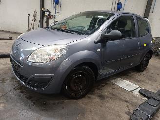 Purkuautot passenger cars Renault Twingo Twingo II (CN) Hatchback 3-drs 1.2 (D7F-800(Euro 4)) [43kW]  (03-2007/=
09-2014) 2010/1