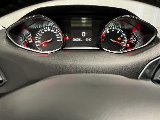 Peugeot 308 308 SW (L4/L9/LC/LJ/LR) Combi 5-drs 1.2 12V e-THP PureTech 130 (EB2DTS=
(HNY)) [96kW]  (03-2014/06-2021) picture 16