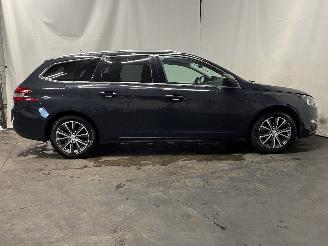 Peugeot 308 308 SW (L4/L9/LC/LJ/LR) Combi 5-drs 1.2 12V e-THP PureTech 130 (EB2DTS=
(HNY)) [96kW]  (03-2014/06-2021) picture 6