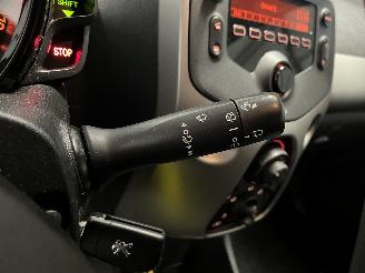 Peugeot 108 108 Hatchback 1.0 12V (1KRFE(CFB)) [51kW]  (05-2014/...) picture 23