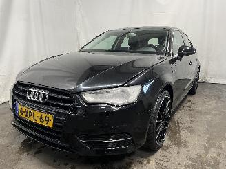 krockskadad bil auto Audi A3 A3 Sportback (8VA/8VF) Hatchback 5-drs 1.4 16V g-tron (CPWA(Euro 6)) [=
81kW]  (11-2013/10-2020) 2014/10
