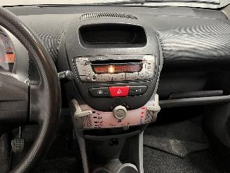 Citroën C1 C1 Hatchback 1.0 12V (384F(CFA)) [50kW]  (06-2005/09-2014) picture 16