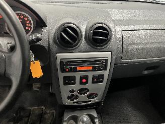 Dacia Logan Logan (LS) Sedan 1.6 (K7M-710) [64kW]  (09-2004/10-2012) picture 17