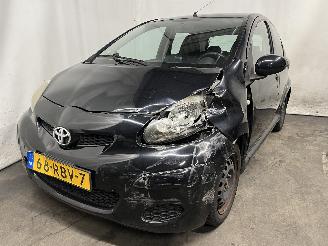 krockskadad bil auto Toyota Aygo Aygo (B10) Hatchback 1.0 12V VVT-i (1KR-FE) [50kW]  (07-2005/05-2014) 2011/4