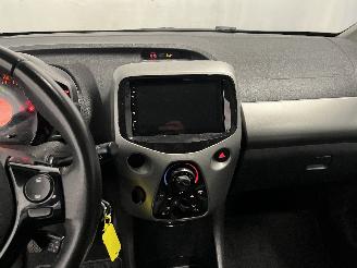 Toyota Aygo Aygo (B40) Hatchback 1.0 12V VVT-i (1KR-FE) [51kW]  (05-2014/06-2018) picture 24