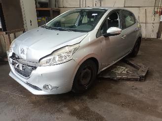 Sloopauto Peugeot 208 208 I (CA/CC/CK/CL) Hatchback 1.4 16V (EP3C(8FP)) [70kW]  (03-2012/12-=
2019) 2012/6