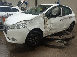 Sloopauto Peugeot 208 208 I (CA/CC/CK/CL) Hatchback 1.2 Vti 12V PureTech 82 (EB2F(HMZ)) [60k=
W]  (03-2012/12-2019) 2013/7