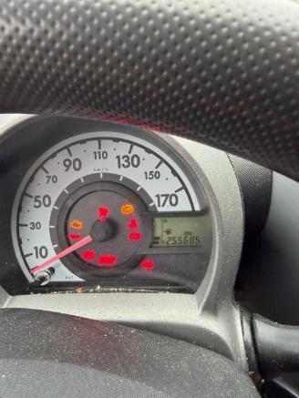 Voiture accidenté Citroën C1 C1 Hatchback 1.0 12V (384F(CFA)) [50kW]  (06-2005/09-2014) 2009/7