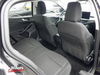 Ford Focus 1.0 EcoBoost Titanium Hybrid picture 8