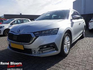 skadebil auto Skoda Octavia 1.0 TSI Combi Business 110pk Edition 2021/9