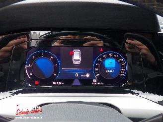 Volkswagen Golf 2.0 TDI Life Business picture 18