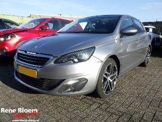 krockskadad bil auto Peugeot 308 1.6 THP Première 5drs Navi 2014/5