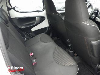 Peugeot 107 1.0 Active Airco picture 9