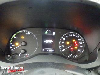 Toyota Yaris 1.5 Hybrid Active Automaat 5drs picture 17