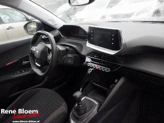 Peugeot 2008 1.2 PureTech Active Pack 5drs picture 12