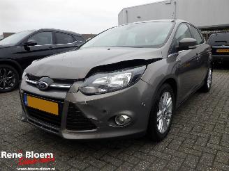 krockskadad bil auto Ford Focus 1.0 Ecoboost 5drs Titanium Airco 2013/5