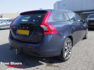 krockskadad bil auto Volvo V-60 2.0 D3 2012/1