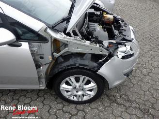 Opel Corsa 1.4 16V 111 Edition picture 11