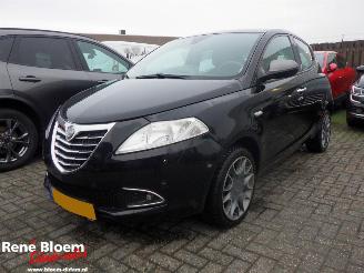 Schadeauto Lancia Ypsilon 0.9 Twinair Platinum 2012/2