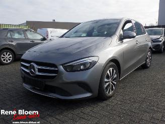 krockskadad bil auto Mercedes B-klasse 180D Business Solution Plus 2019/12