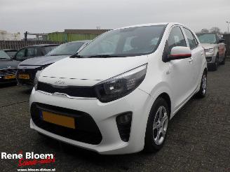 Vaurioauto  passenger cars Kia Picanto 1.0 DPI Comfortline Airco 5drs 2024/2