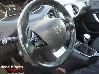 Peugeot 308 1.2 PureTech Blue Lease Executive 110pk picture 16