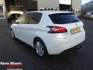 Peugeot 308 1.2 PureTech Blue Lease Executive 110pk picture 2