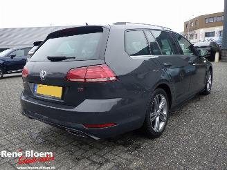 skadebil auto Volkswagen Golf 1.6 TDI HighLine R-Line 5drs 2017/10