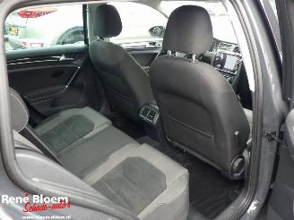 Volkswagen Golf 1.6 TDI HighLine R-Line 5drs picture 9