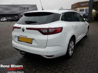 krockskadad bil auto Renault Mégane Estate 1.3 TCe Limited 140pk 5drs 2019/10
