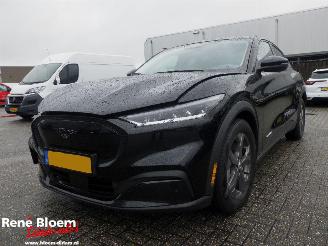 uszkodzony samochody osobowe Ford Mustang Mach-E RWD 75kWh 269pk 2022/9