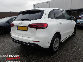 skadebil auto Mercedes B-klasse B200d 150pk Automat 2022/5