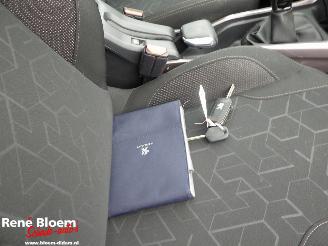 Peugeot 2008 1.2 Puretech Blue Lion Airco 5drs picture 11