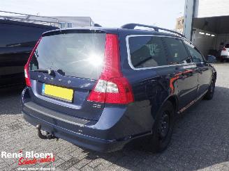Volvo V-70 1.6 D2 Momentum Automaat picture 4