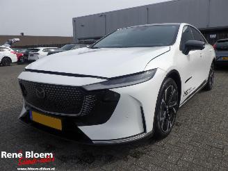 damaged passenger cars Mazda 6 e Takumi 68.8 kwh 258pk Navi 2025/8