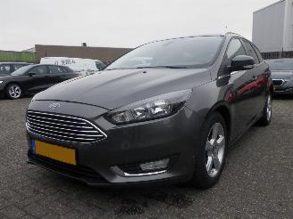 krockskadad bil auto Ford Focus 1.0 Titanium Edition Navi 2015/6